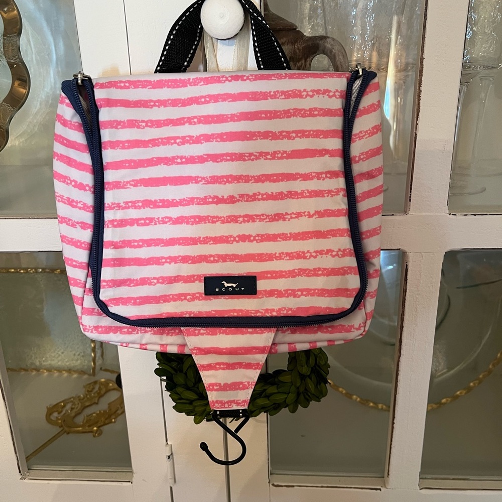 Scout toiletry bag